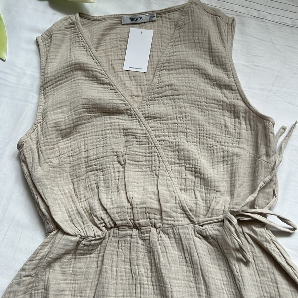 NWT Ricki’s Cap Sleeve Cross-Over Dress with Side-Tie - Picture 5 of 9
